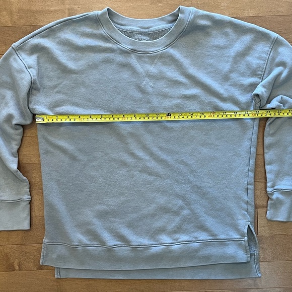 Time and Tru Women’s Gray Crewneck Sweatshirt Size Small - Picture 2 of 6
